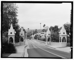 In Los Feliz, even the goddamned overpasses are cute, cute, cute!