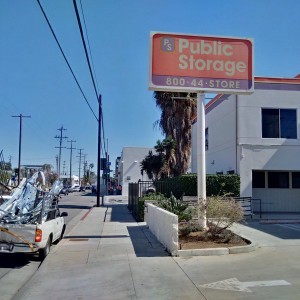 Clean shiny sidewalks in front of Public Storage at 6202 Willoughby, devoid of ficus debris and human debris, courtesy of Hollywood Beautification Team Obersturmbannführerin Sharyn Romano and her sprayhouse gang